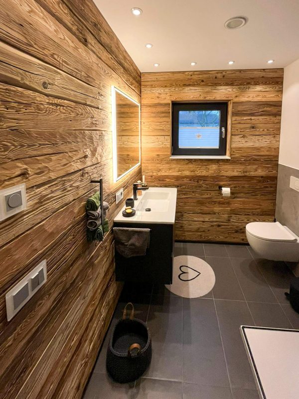 Badsanierung zum Wellnessbadezimmer mit Echtholztraum WC im Großraum Gießen 6