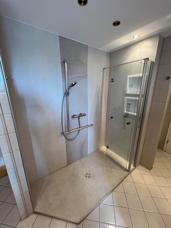 Teilbadsanierung mit neuer Dusche in Wettenberg 1